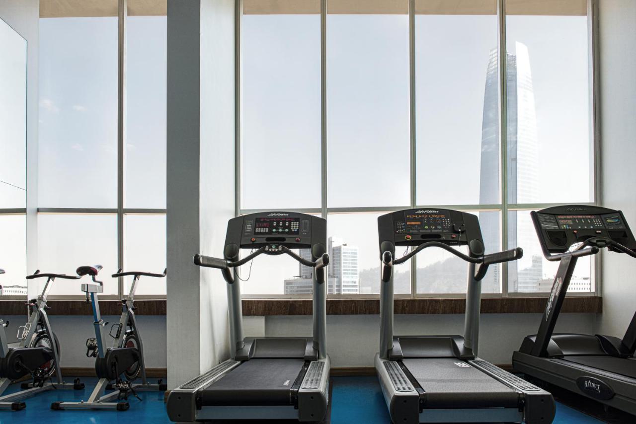 Pullman Santiago El Bosque Hotel ภายนอก รูปภาพ The gym at the hotel