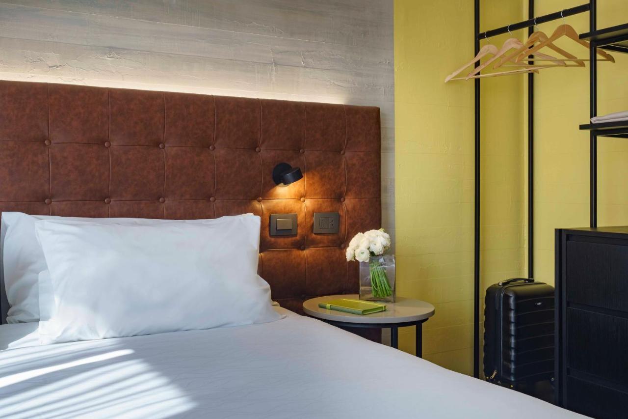 Pullman Santiago El Bosque Hotel ภายนอก รูปภาพ A room at the hotel